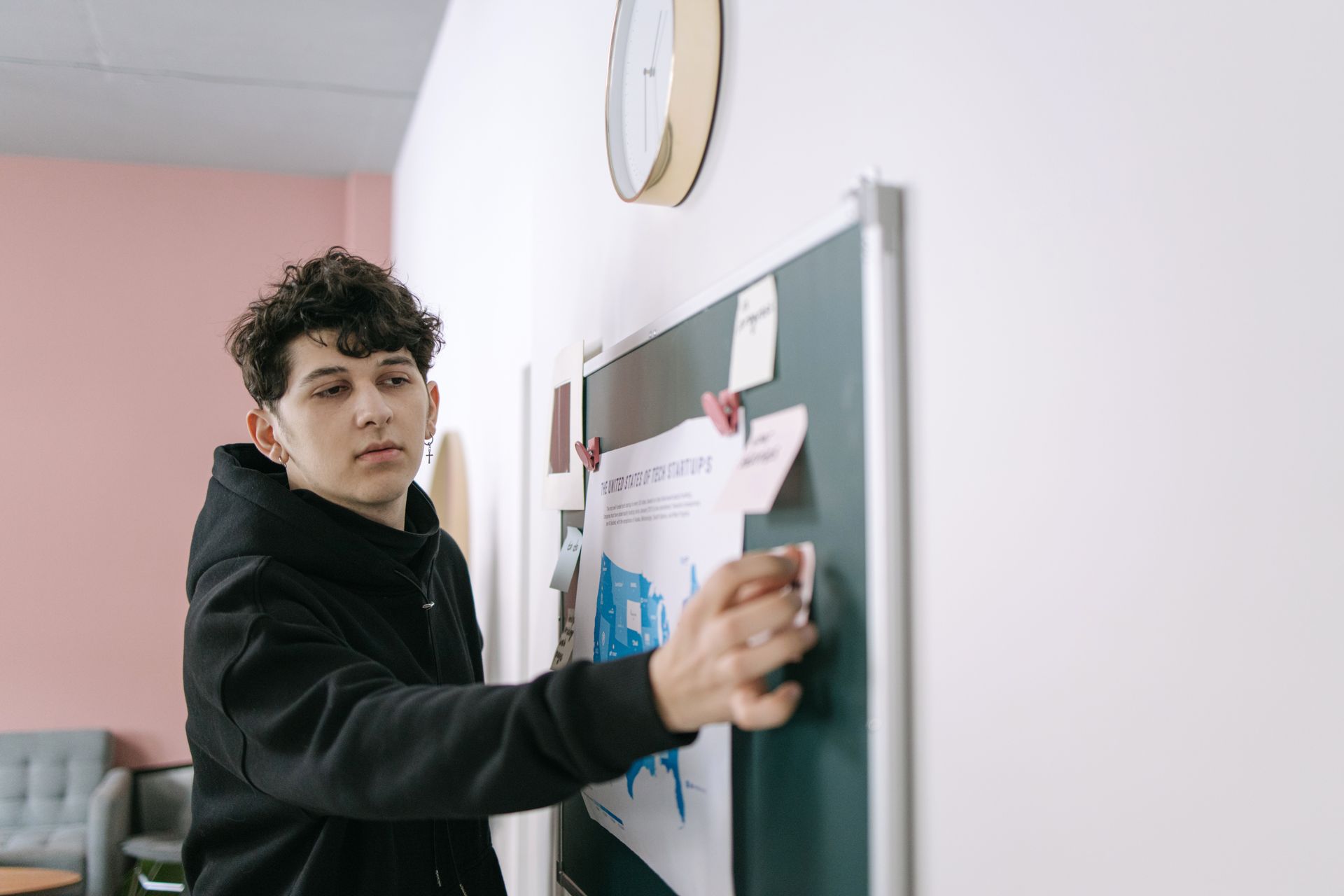Diverging young people's paths